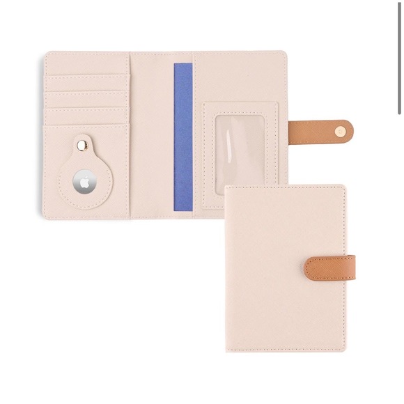 Handbags - Adventure Goods The Passport Wallet – ivory – New